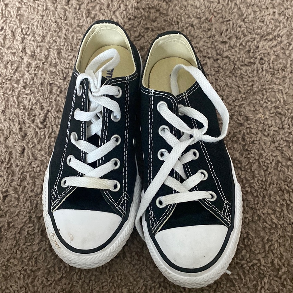 Kids black converse
